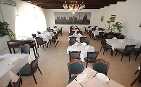 Hotel Vir